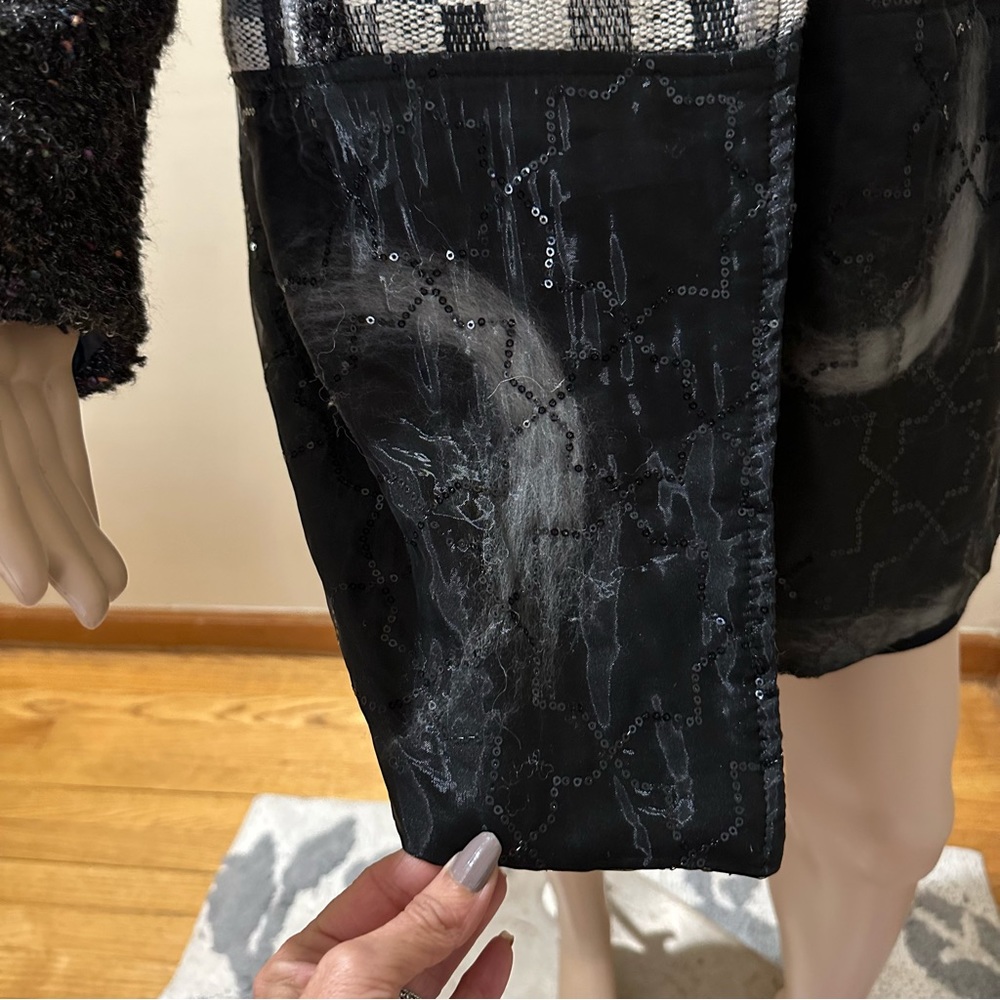 Sacred Thread Coat - Picture 14 of 17